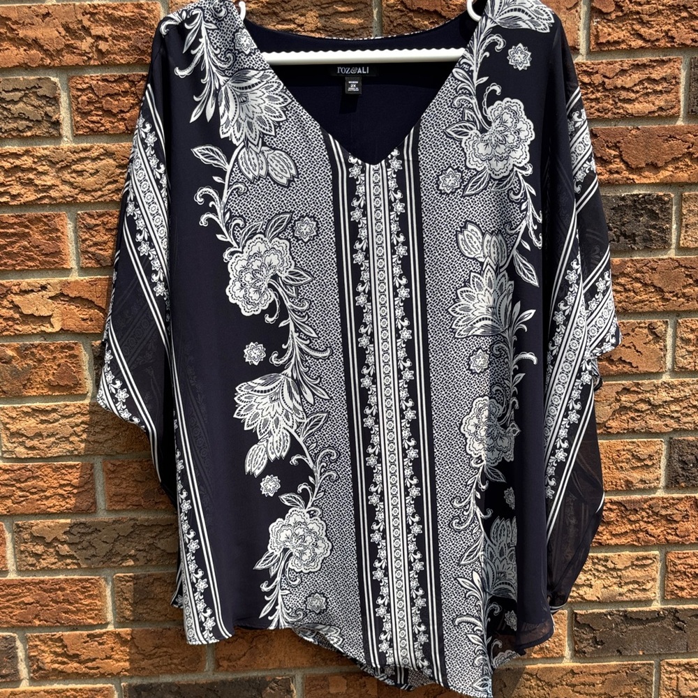 Roz & Ali woman plus size flowy navy and white bohemian Tunic Top